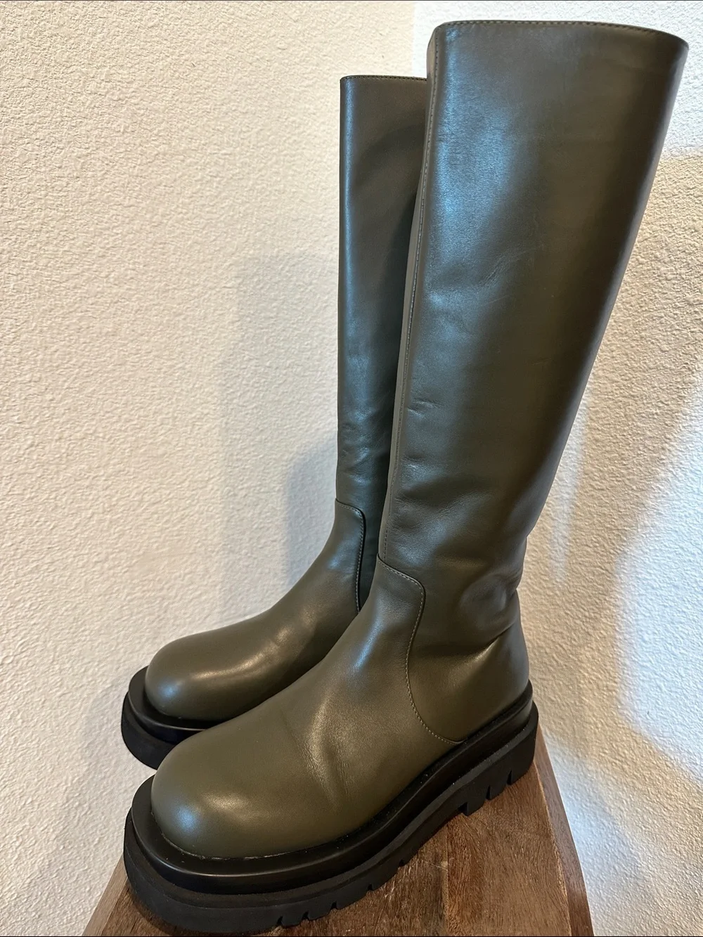 NEW Jeffrey Campbell 